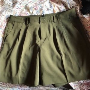 Lauren shorts in green size 12